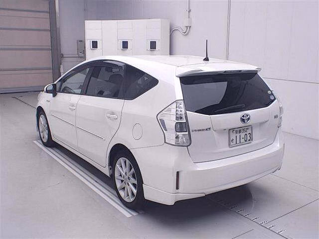 TOYOTA PRIUS ALPHA