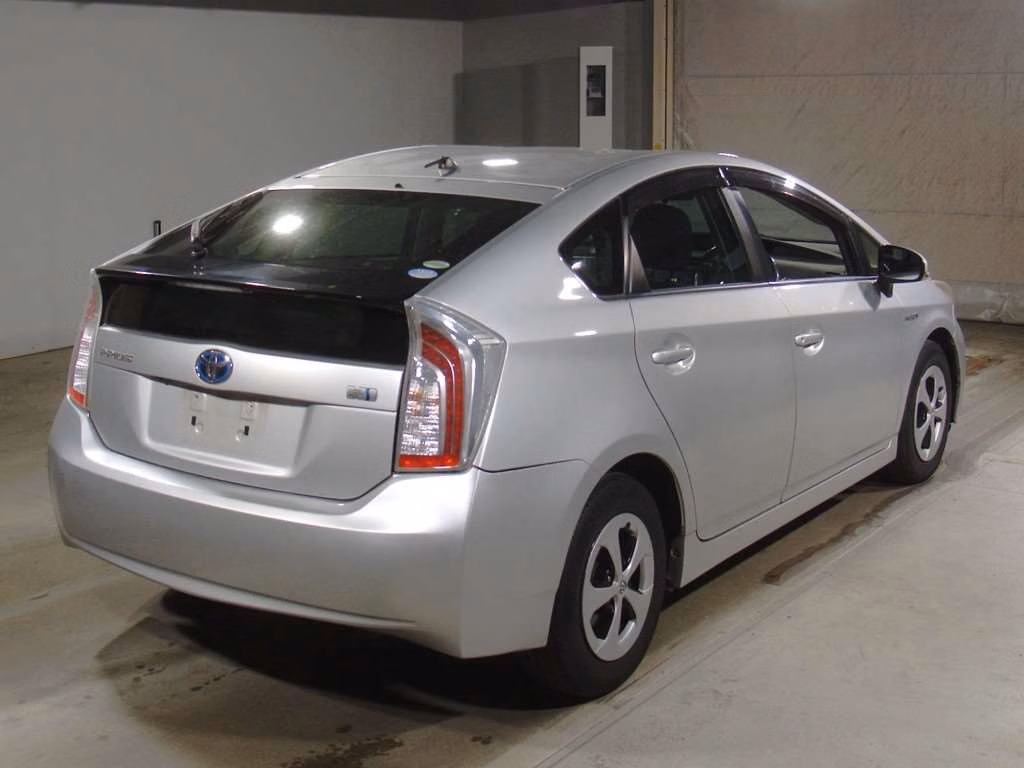 TOYOTA PRIUS