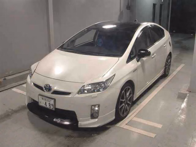 TOYOTA PRIUS