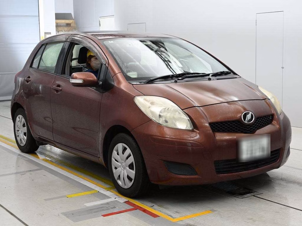 TOYOTA VITZ