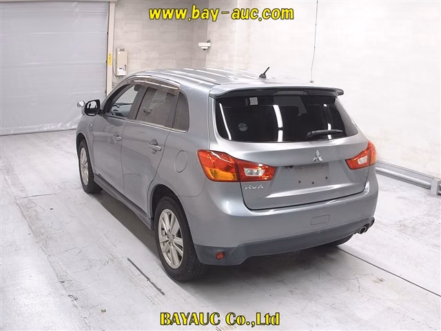 MITSUBISHI RVR
