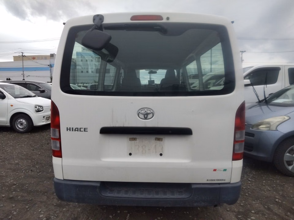 TOYOTA REGIUS ACE
