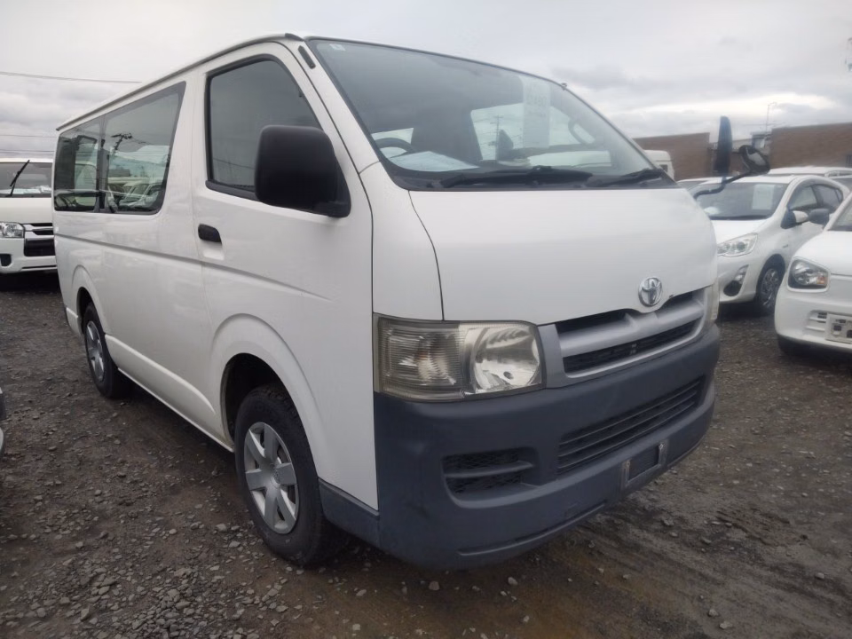 TOYOTA REGIUS ACE