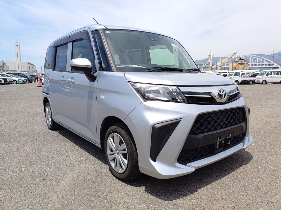 TOYOTA ROOMY