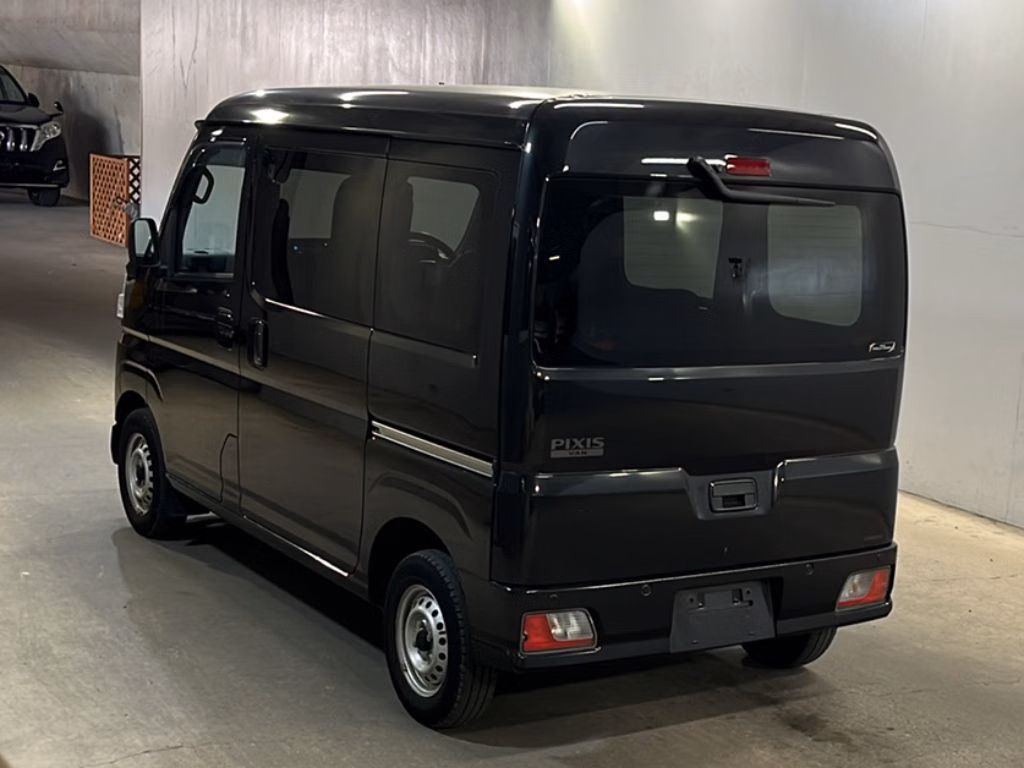 TOYOTA PIXIS VAN
