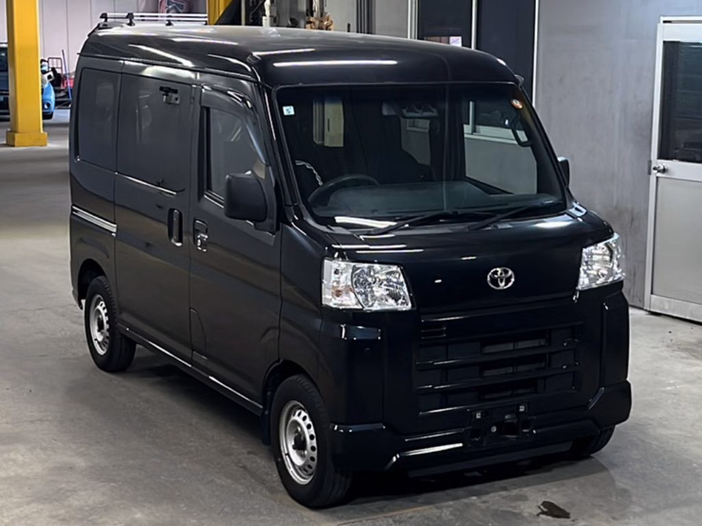 TOYOTA PIXIS VAN