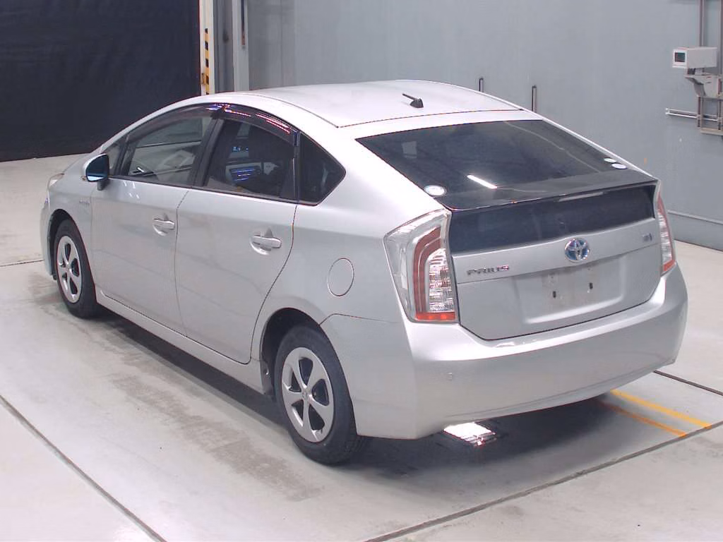 TOYOTA PRIUS