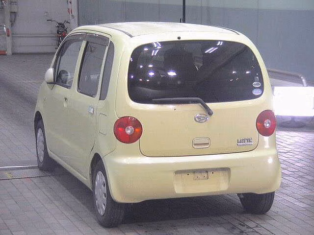 DAIHATSU MOVE LATTE