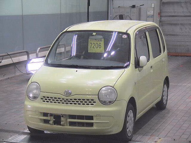 DAIHATSU MOVE LATTE