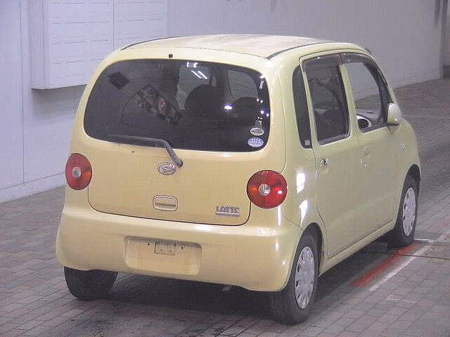 DAIHATSU MOVE LATTE