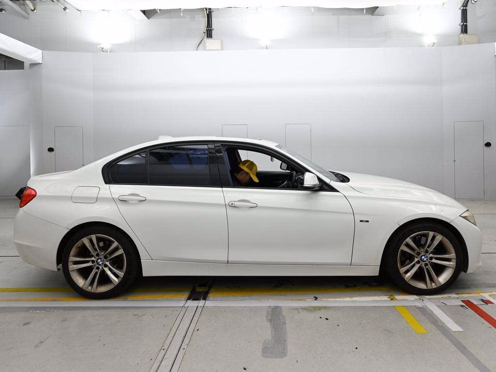 BMW 3-SERIES