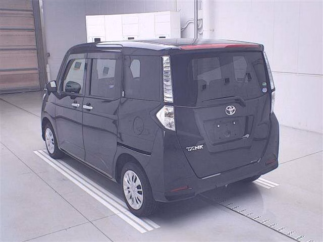 TOYOTA TANK