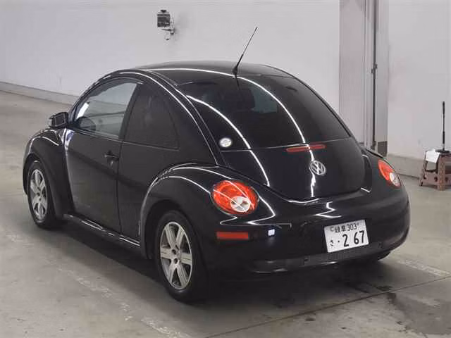 VOLKSWAGEN BEETLE