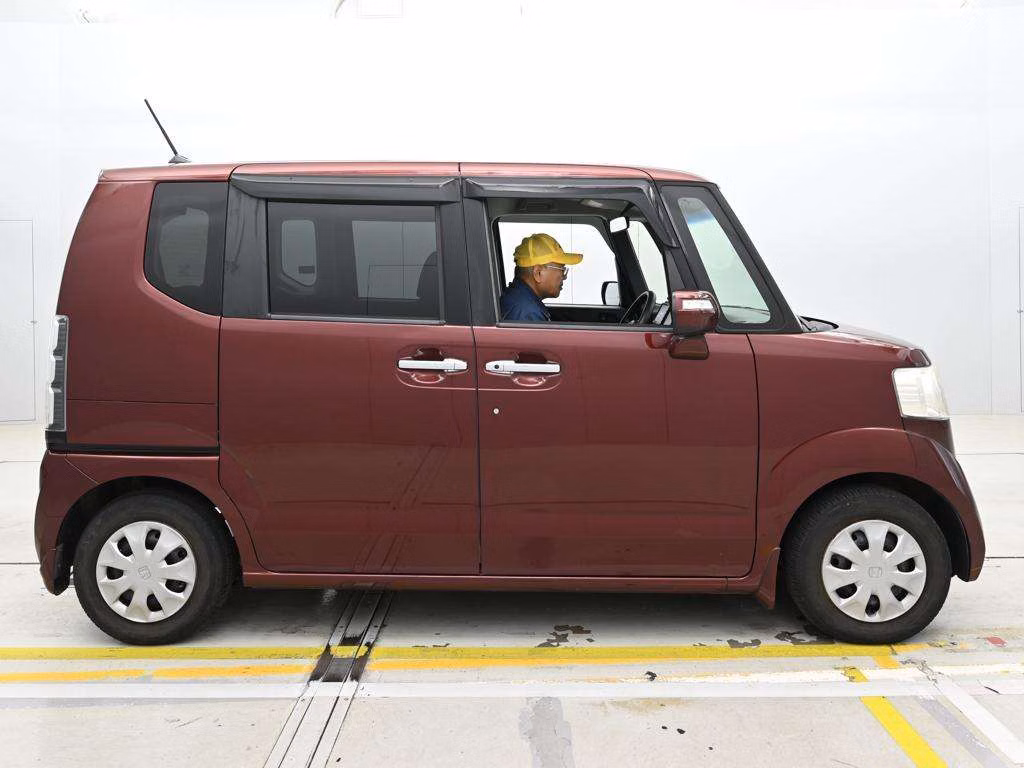 HONDA N-BOX