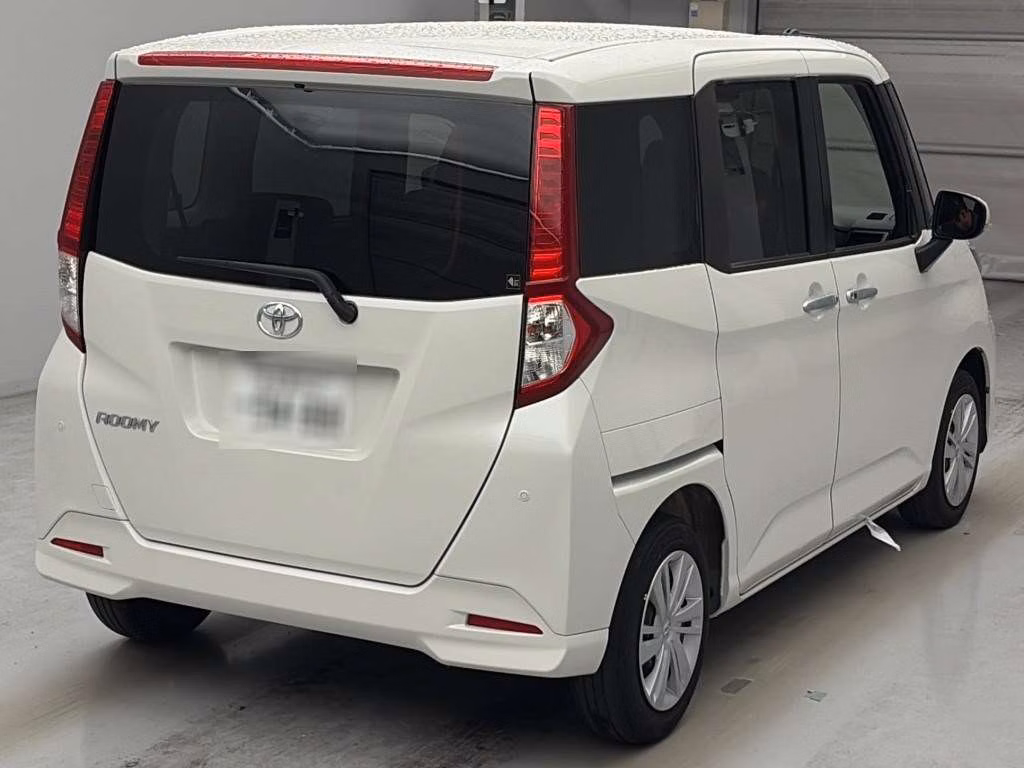 TOYOTA ROOMY