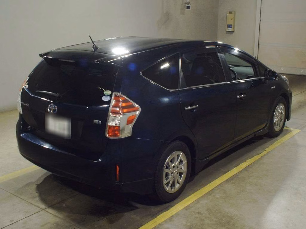 TOYOTA PRIUS ALPHA