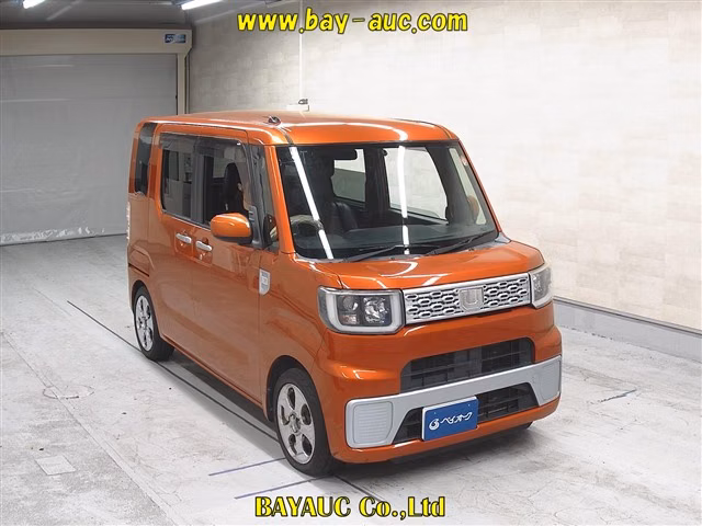 DAIHATSU WAKE