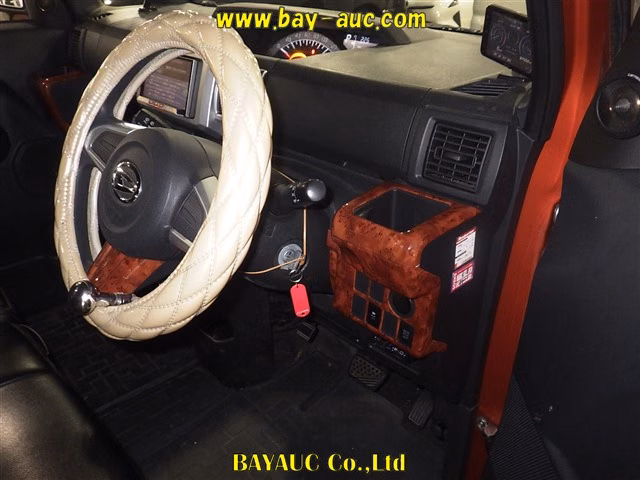 DAIHATSU WAKE