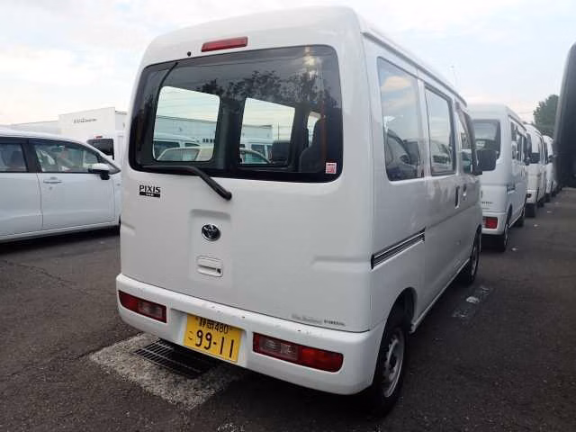 TOYOTA PIXIS VAN