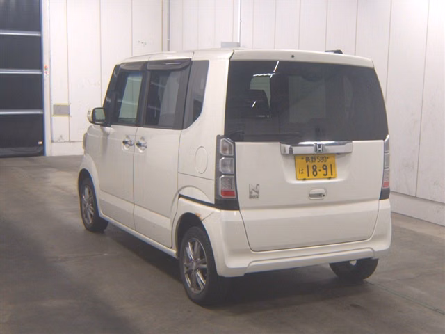HONDA N-BOX