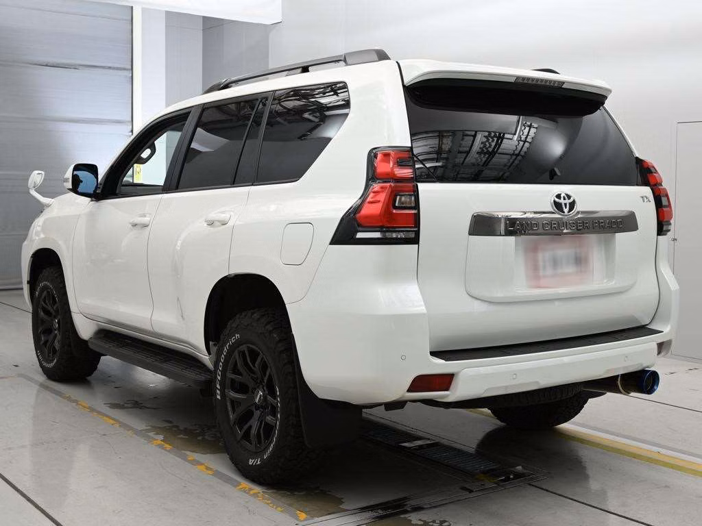 TOYOTA LAND CRUISER PRADO