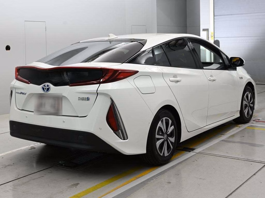 TOYOTA PRIUS PHV
