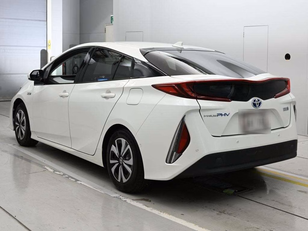 TOYOTA PRIUS PHV