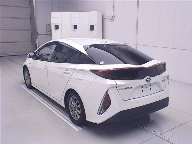TOYOTA PRIUS PHV