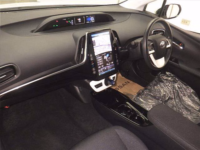 TOYOTA PRIUS PHV