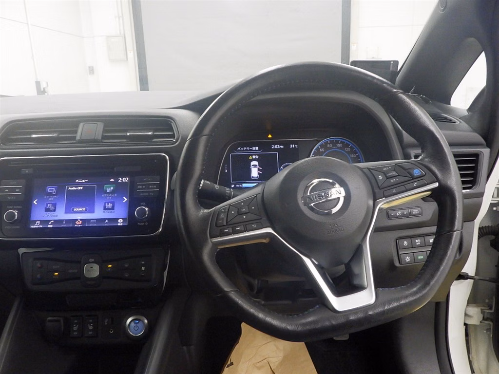 NISSAN LEAF