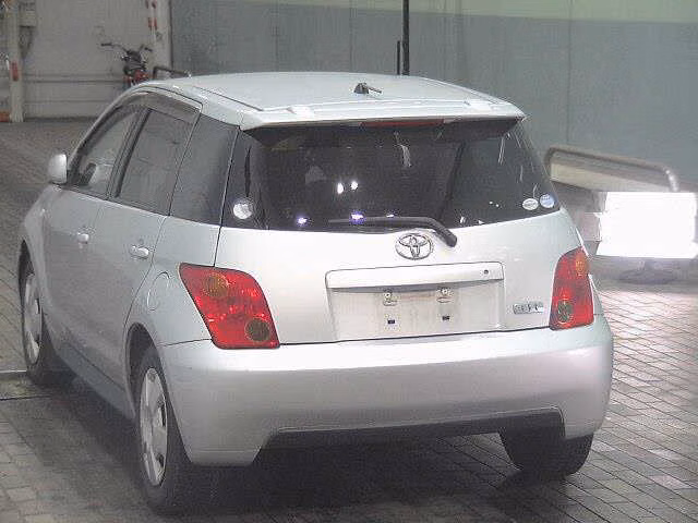 TOYOTA IST