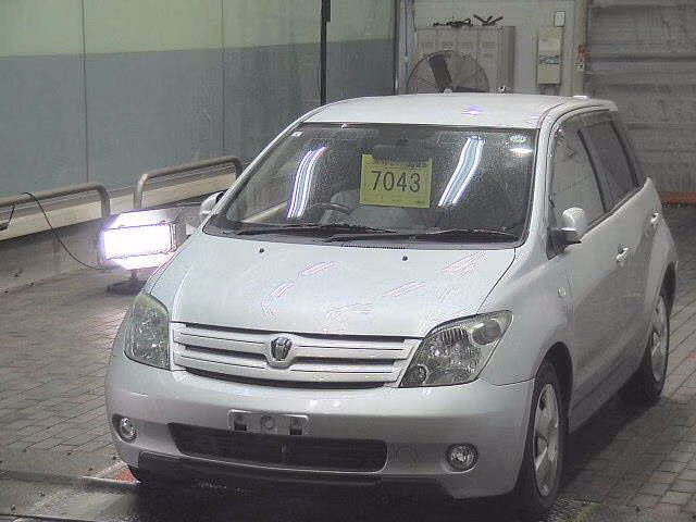 TOYOTA IST