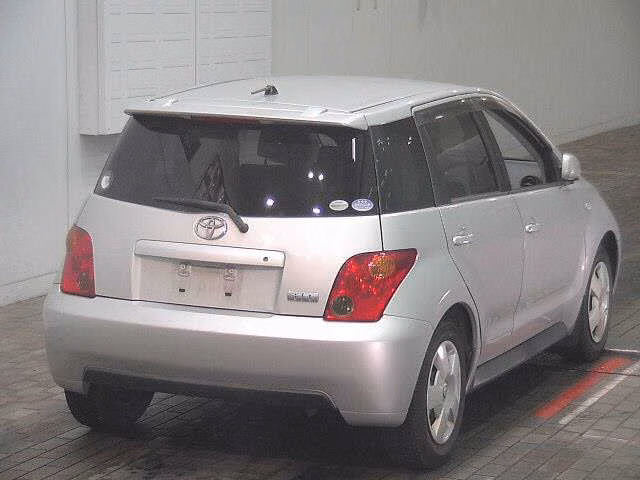 TOYOTA IST
