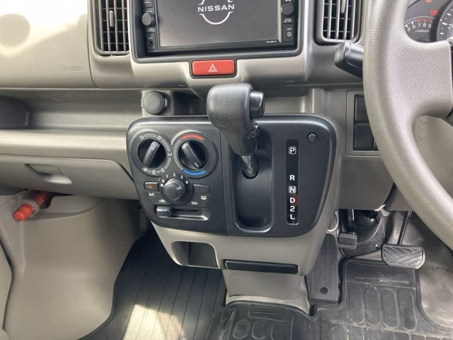 NISSAN NV100 CLIPPER
