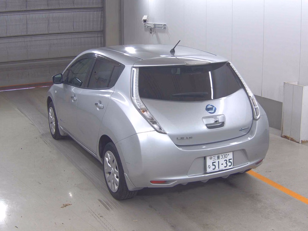 NISSAN LEAF