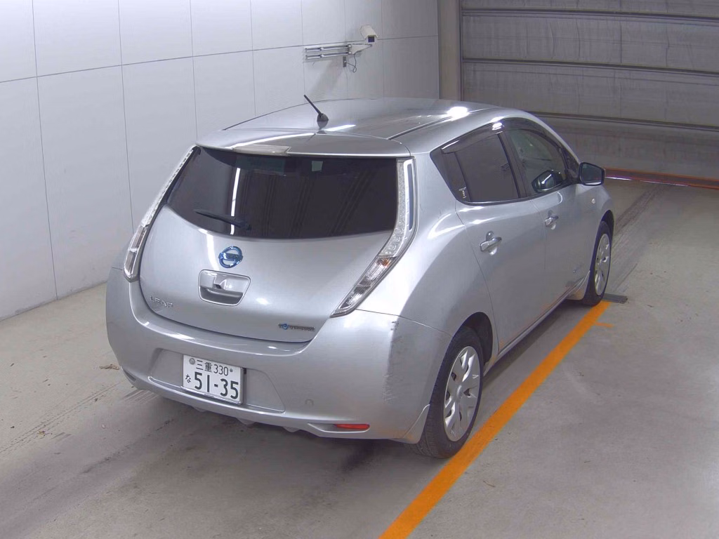 NISSAN LEAF