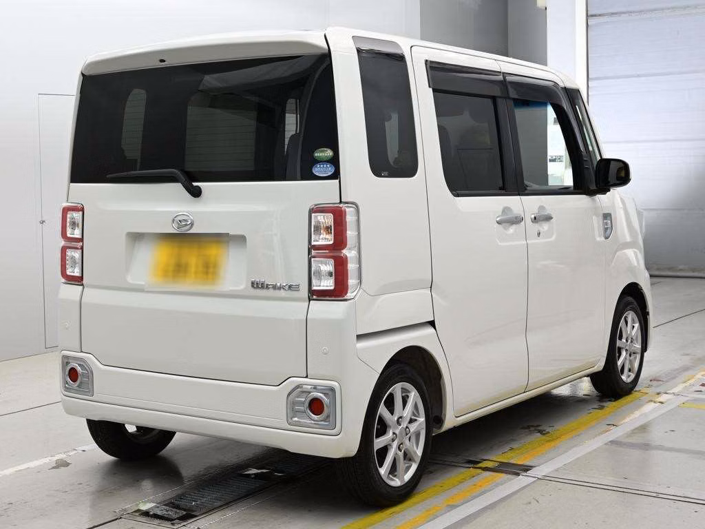 DAIHATSU WAKE