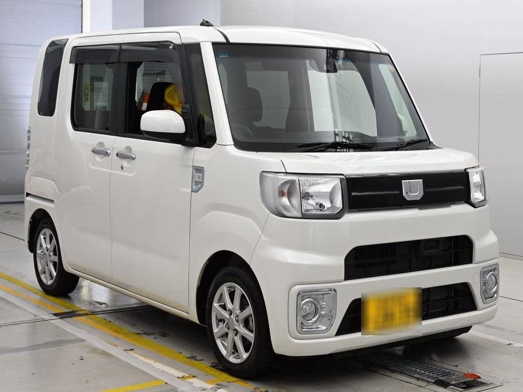 DAIHATSU WAKE