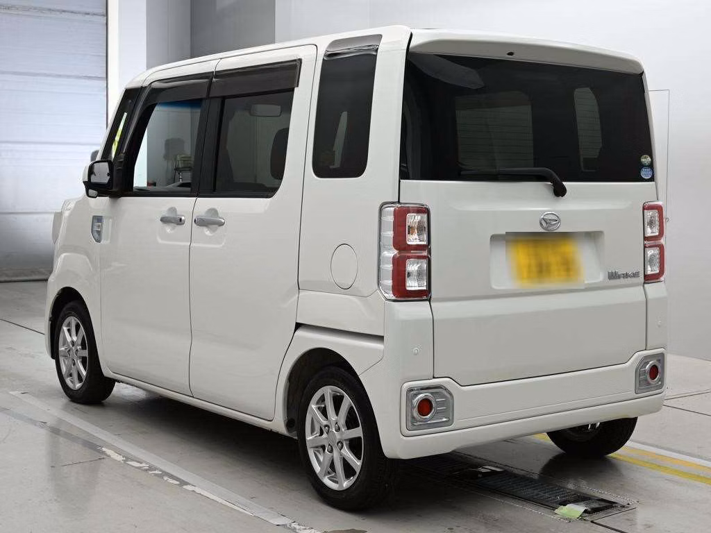 DAIHATSU WAKE