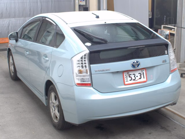 TOYOTA PRIUS