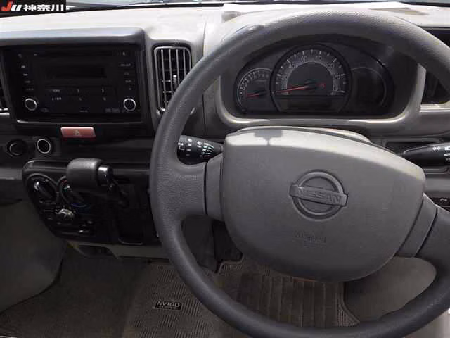 NISSAN NV100 CLIPPER