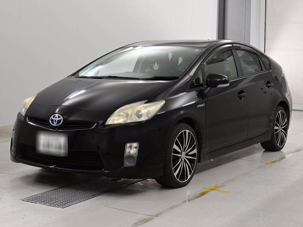 TOYOTA PRIUS