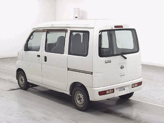 TOYOTA PIXIS VAN