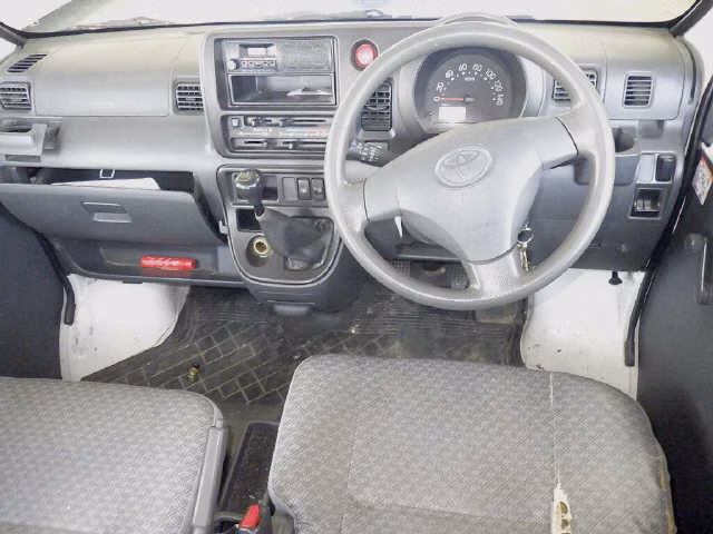 TOYOTA PIXIS VAN