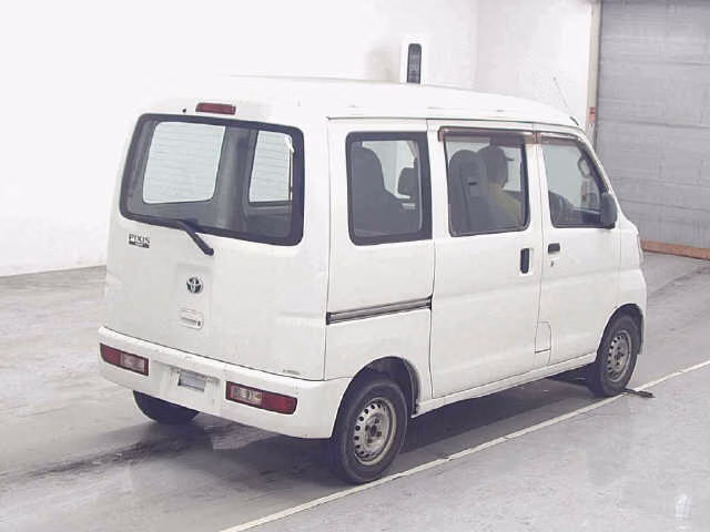 TOYOTA PIXIS VAN
