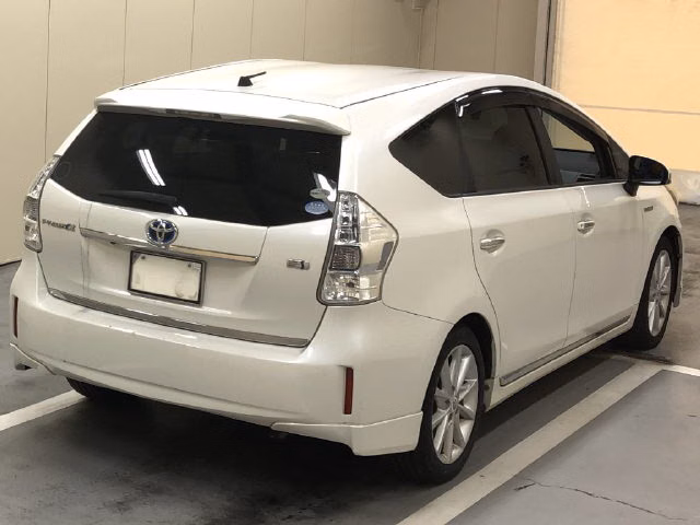TOYOTA PRIUS ALPHA
