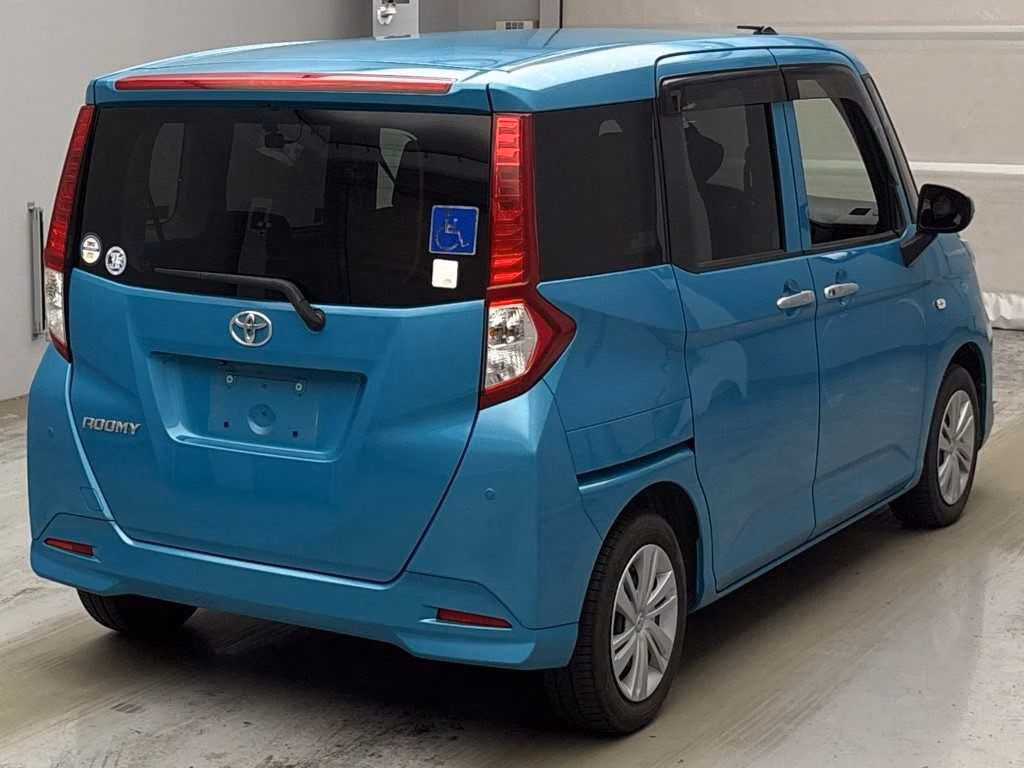 TOYOTA ROOMY