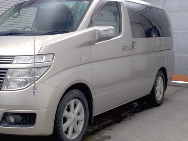 NISSAN ELGRAND