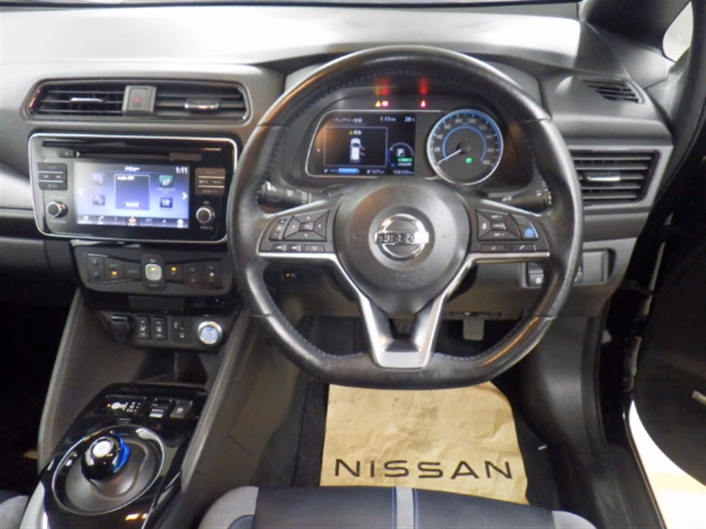 NISSAN LEAF