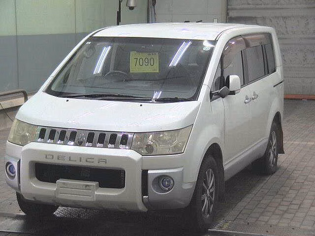 MITSUBISHI DELICA D:5